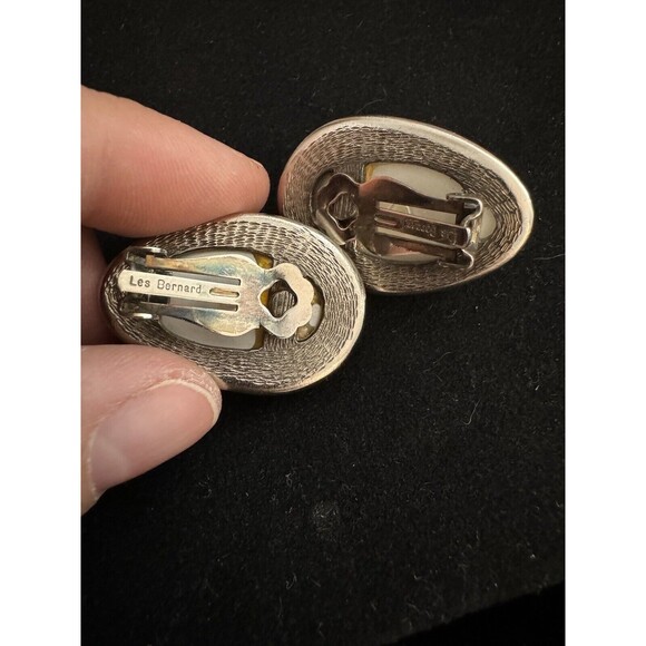 Vtg LES BERNARD EARRINGS‎ DESIGNER COUTURE FAUX PEARL Silver CLIP-ON Statement - Picture 4 of 4